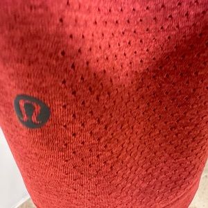 Lululemon metal vent tech M